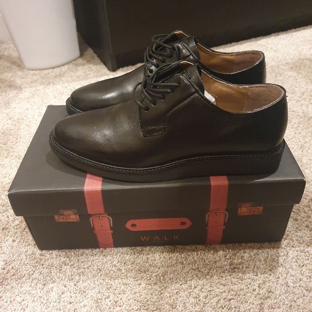Dress shoes